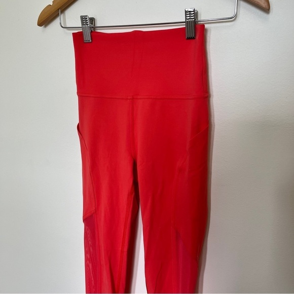 Lululemon Mastered Motion HR Legging 28” Inseam in Peach Color Size 4 - Picture 3 of 5